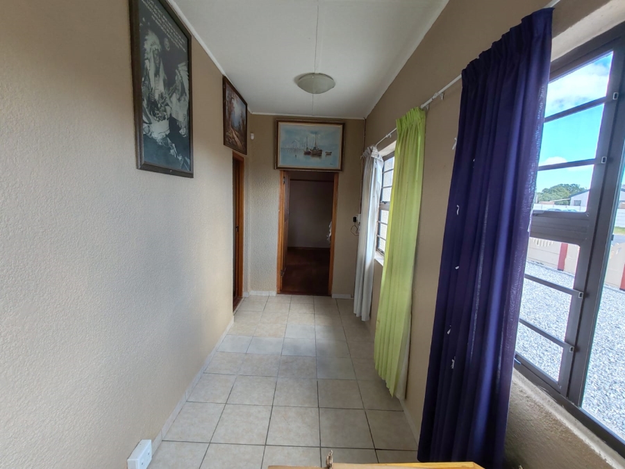 4 Bedroom Property for Sale in Gansbaai Central Western Cape